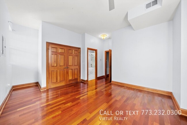 Building Photo - Historic Home in the Heart of Pilsen FOR RENT