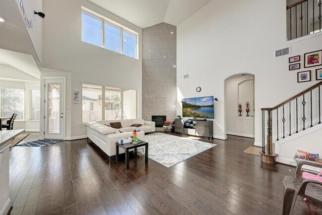 Building Photo - 5304 Cipriano Dr