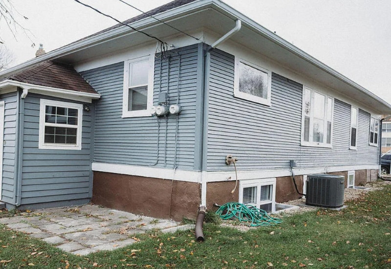 Building Photo - 505 3rd Ave NE