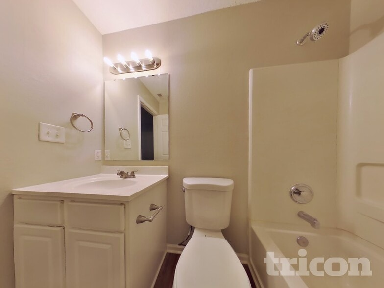 Building Photo - 9225 Dry Creek Dr