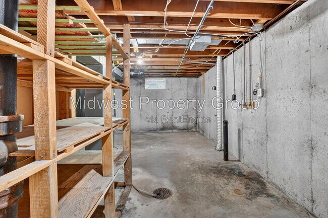 Building Photo - 6717 Lightwood Dr
