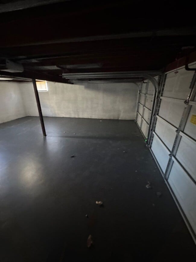 Building Photo - AVAILABLE NOW!! Oak Grove 3 Bed 2 Car garage!