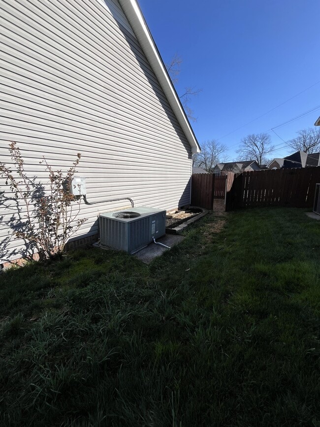 Building Photo - 1127 Fitzpatrick Rd