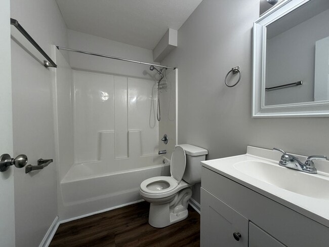 Building Photo - 421 Poplar Level Ct