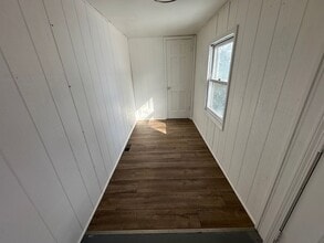 Building Photo - 260 Morgan St