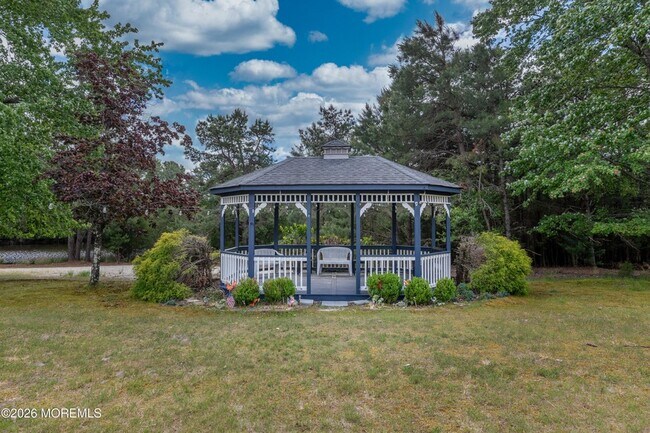 Building Photo - 251 Westbrook Dr