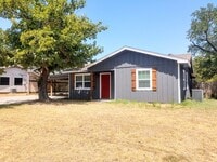 Building Photo - 3 bedroom 1 bath house in central Denton.