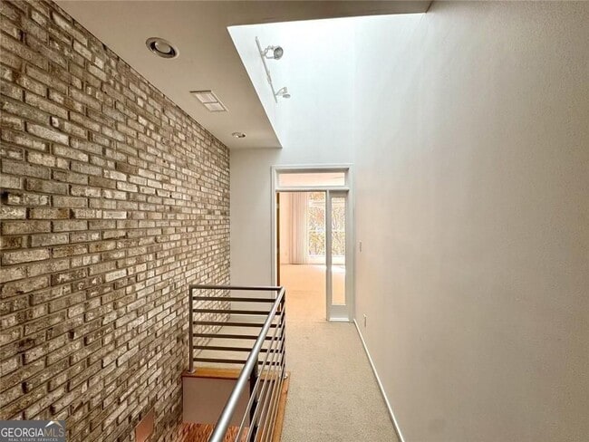 Building Photo - 1327 Peachtree View NE