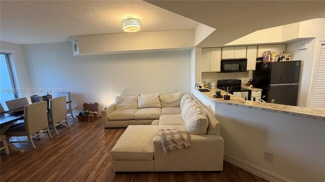 Building Photo - 735 SW 148th Ave