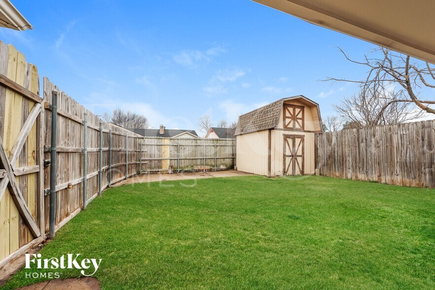 Building Photo - 7314 Harvest Hill Dr