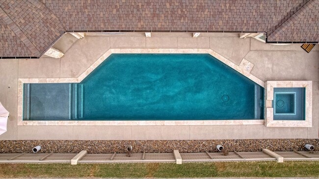 Building Photo - 204 Black Diamond Rd