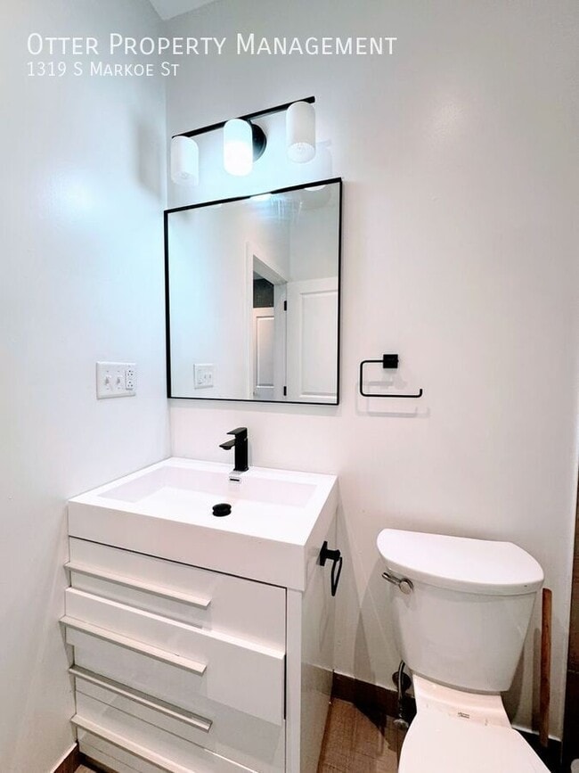 Building Photo - 1319 S Markoe St