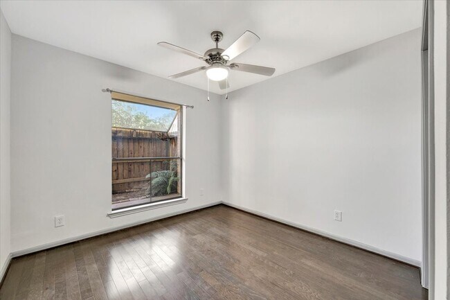 Building Photo - 1601 S Shepherd Dr