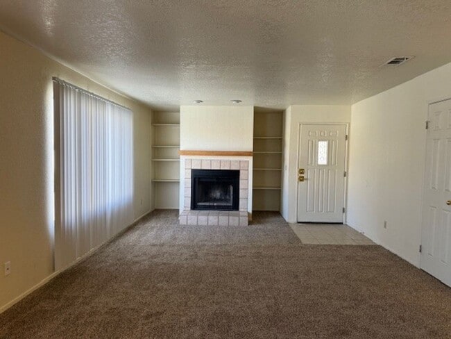 Building Photo - 2BR Condo w/Marina and Dock-Gated Waterfront Complex