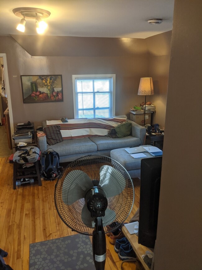 Building Photo - 2303 Pierce St NE