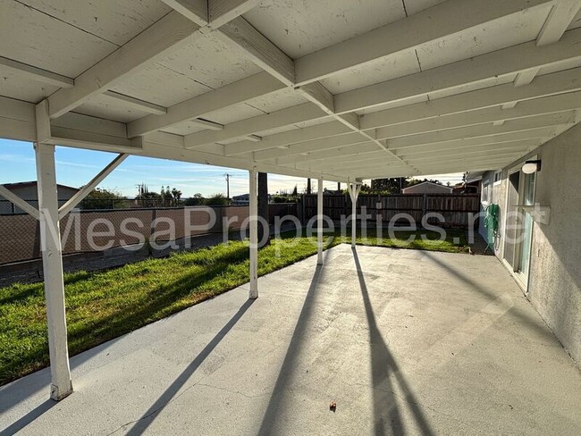 Building Photo - 9325 Palo Alto St