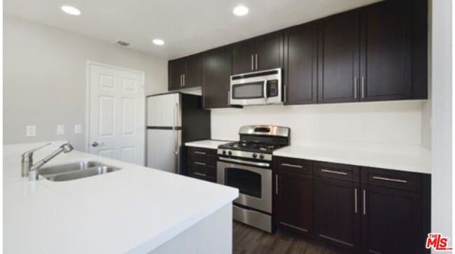 Building Photo - 973 Westcreek Ln