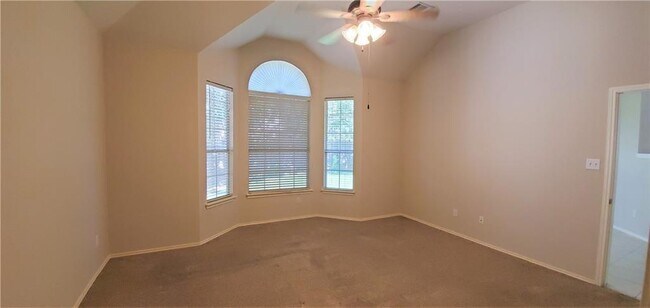 Building Photo - 1802 White Oak Cove