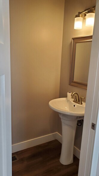 Building Photo - 815 SW 1st St