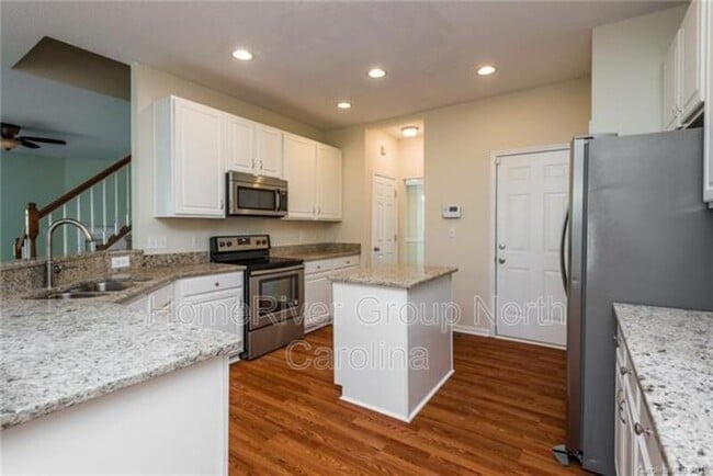 Building Photo - 9706 Ashburton Dr
