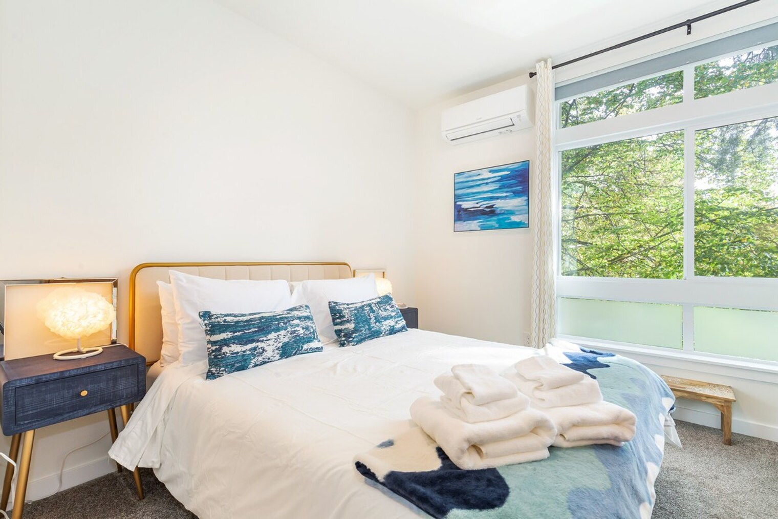 Building Photo - 9413 Roosevelt Way NE