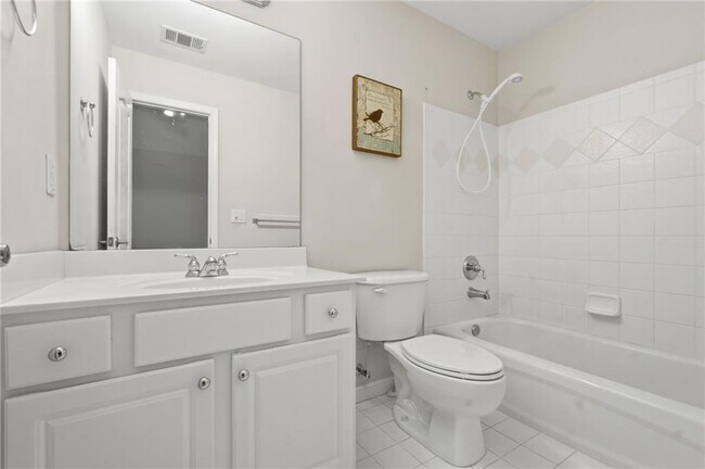 Building Photo - 3561 Carriage Glen Way