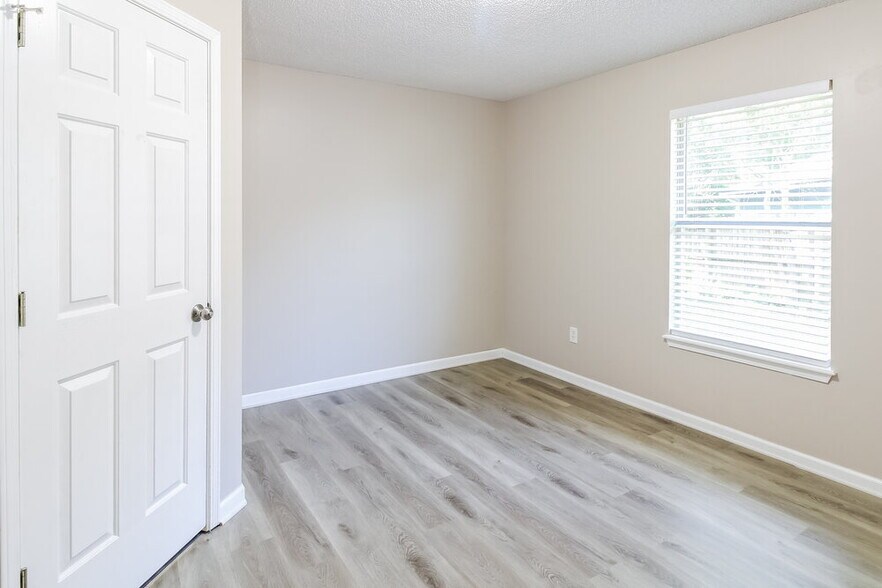 Building Photo - 493 Heron Nest Point