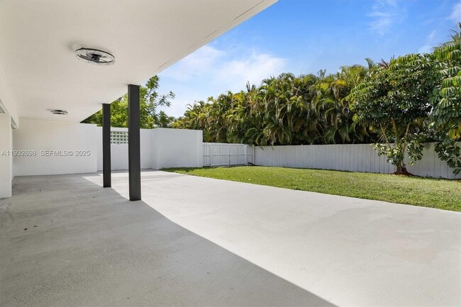 Building Photo - 18490 SW 83rd Ave