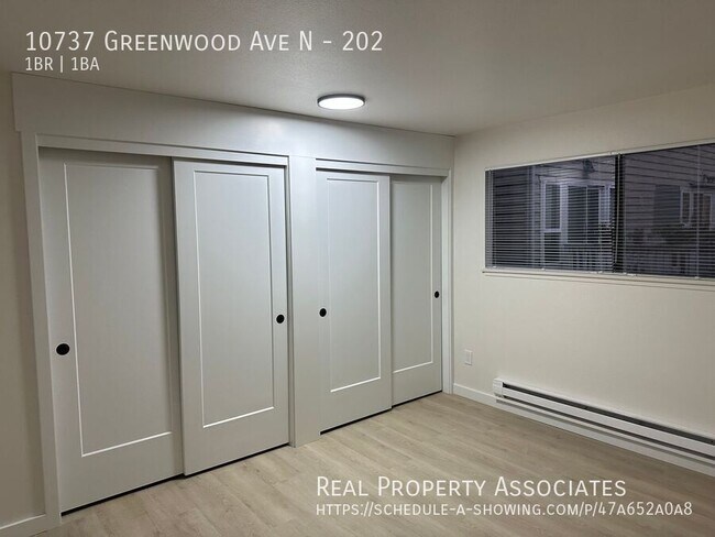 Building Photo - 10737 Greenwood Ave N