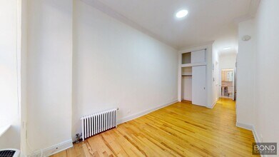 Building Photo - 240 E 83rd St