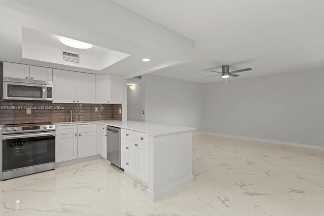 Building Photo - 108 Flanders C