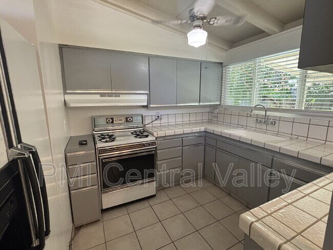 Building Photo - 944 Bridgewood Way