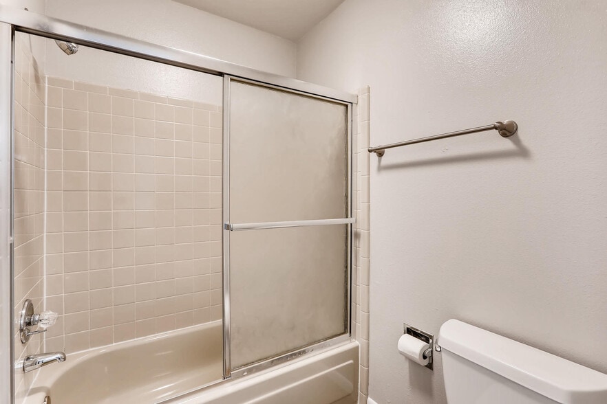 Secondary Bathroom - 14438 E 1st Dr