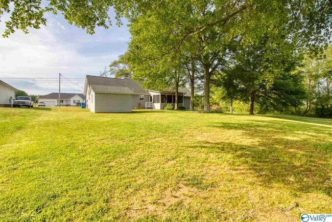 Building Photo - 328 Land Cir