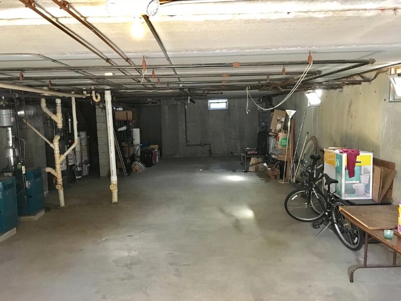 Building Photo - 122 Sycamore St