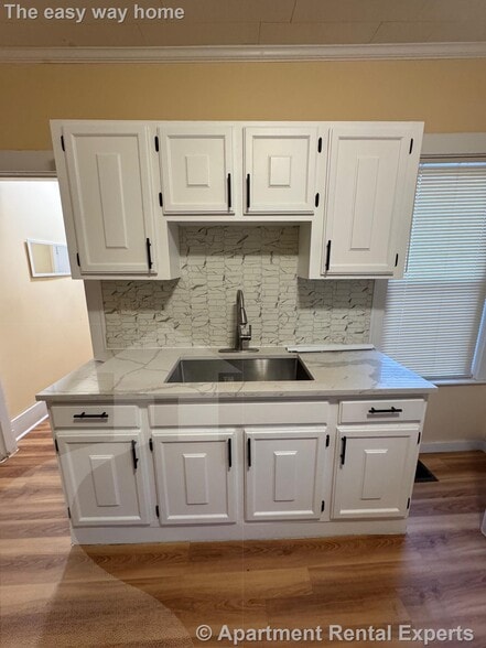 Building Photo - 32 Claremon St