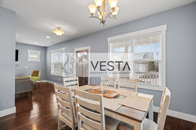 Building Photo - 16 Hyde Park Pl