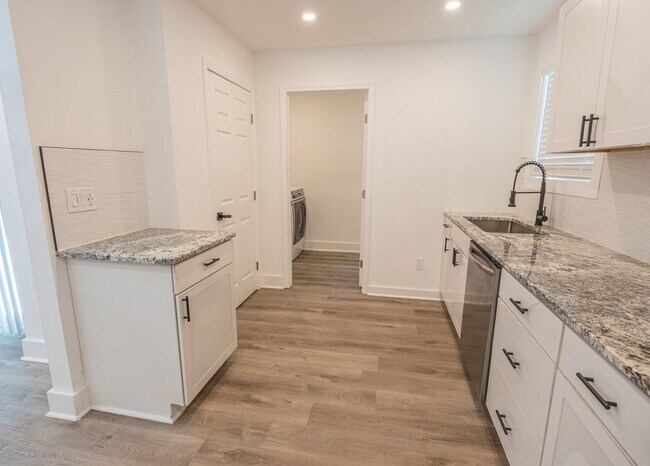 Building Photo - 3822 Bakers Ferry Rd SW