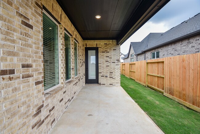 Building Photo - 7622 Ridgeside Dr