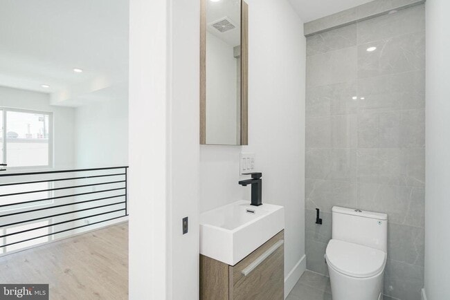 Building Photo - 2605 E Boston St