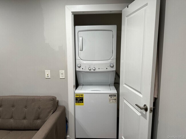 Building Photo - 71 Lannon Pl