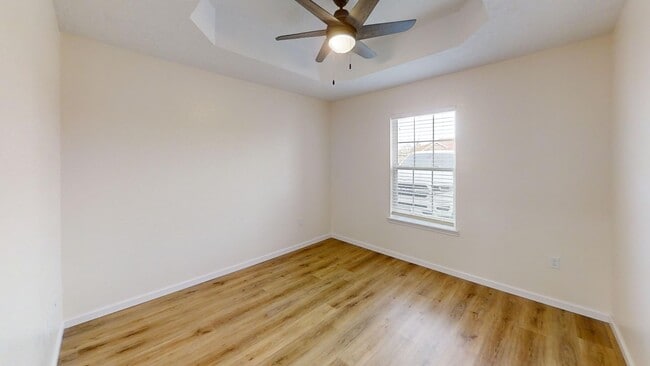 Building Photo - 2207 Boxwood Cir