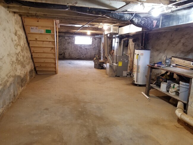 Building Photo - 5725 Broomall St