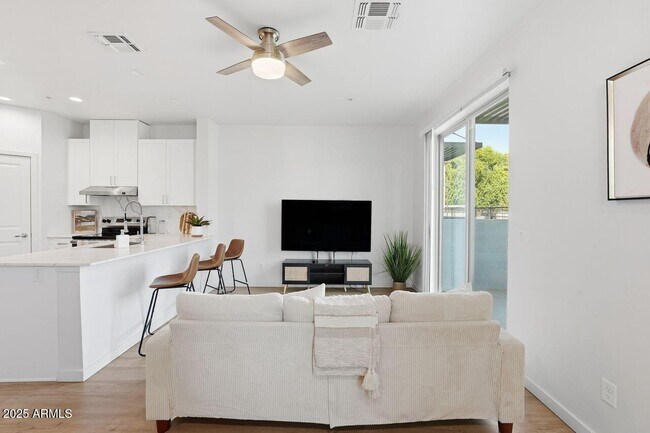 Building Photo - 7959 N 53rd Ave