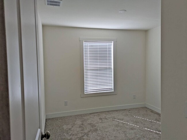 Building Photo - 6656 Pentz Rd