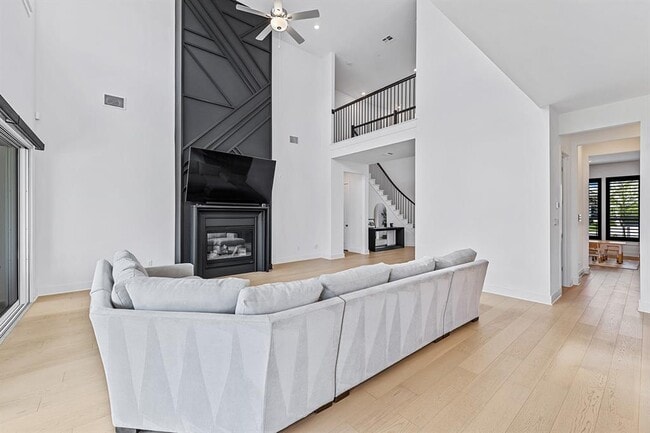 Building Photo - 2905 Canto Trce