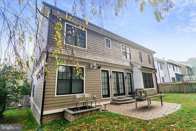 Building Photo - 6801 Danforth St