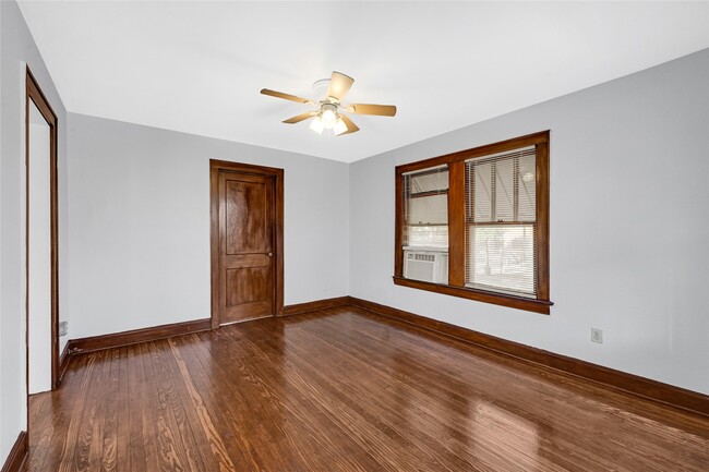 Primary Photo - 1707 Sidney St