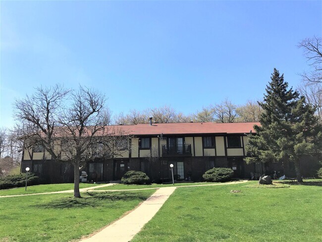 Building Photo - 2442 Chalet Gardens Ct