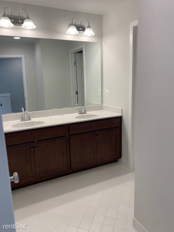 Building Photo - 3 br, 2 bath Townhome - 2363 Wyeth St